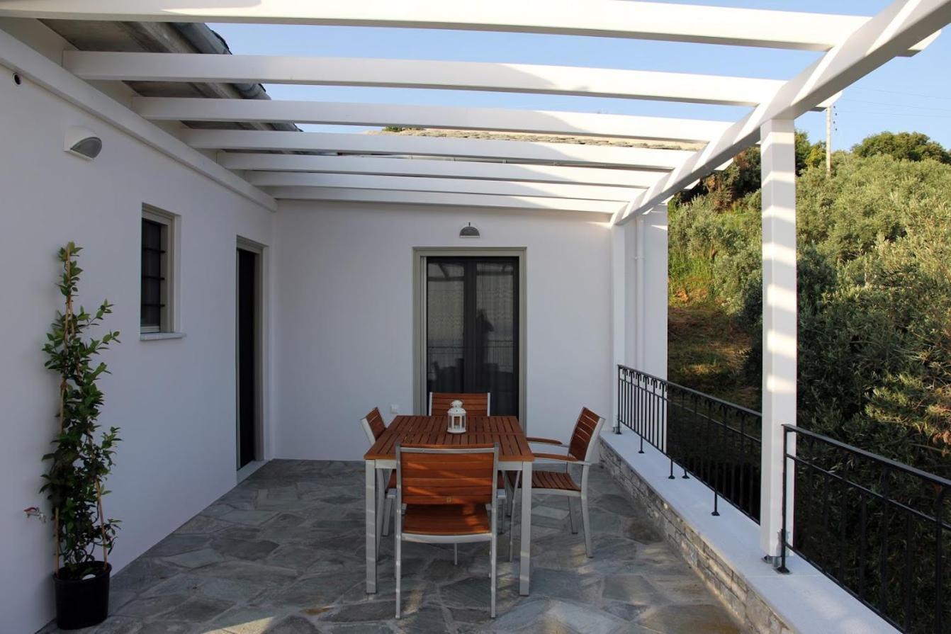 Moses Villa Chorefton Rum bild